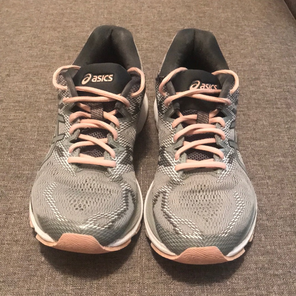 ASICS Nimbus 20 running shoes, size 8 medium